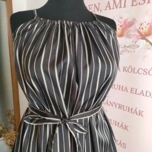 Saját készítésű, fekete-fehér csíkos rövid ruha, övvel